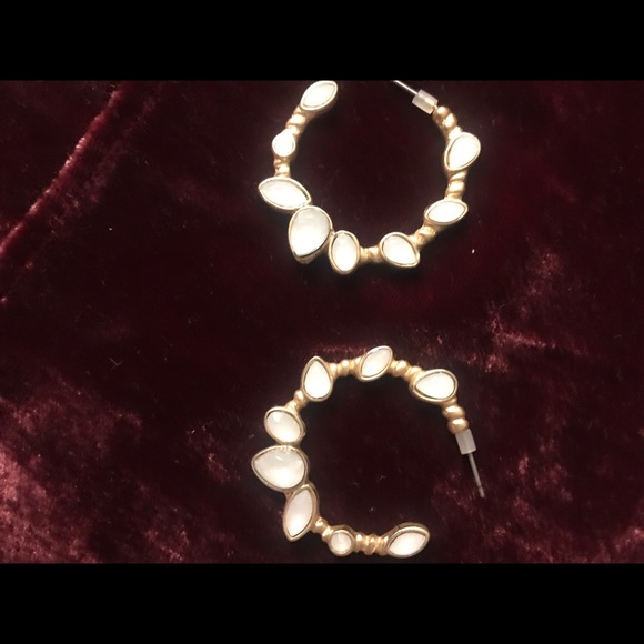 5 pairs of Earrings - Picture 5 of 8